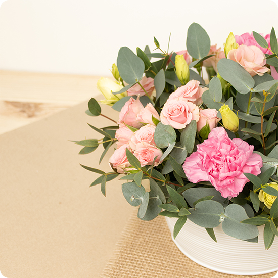 Arreglo Néctar florido — rosas ramificadas, claveles y lisianthus albaricoque 2