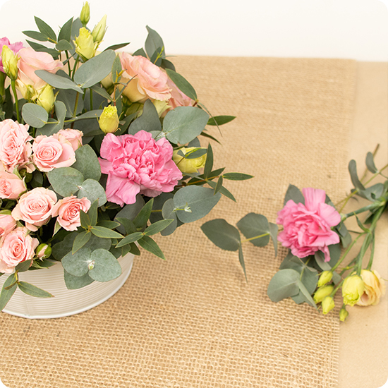 Arreglo Néctar florido — rosas ramificadas, claveles y lisianthus albaricoque 3
