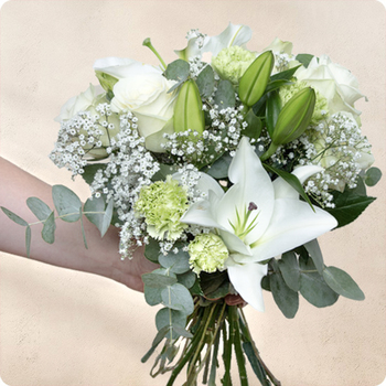 Ramo Elegancia — lirios y rosas blanco y verde
